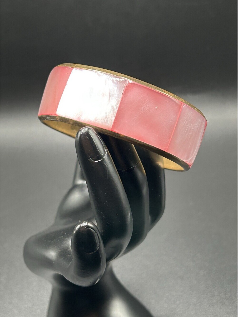 Vintage Brass Gold Tone Metal Inlaid Pink Mother Of Pearl Bangle Bracelet 1970’s
